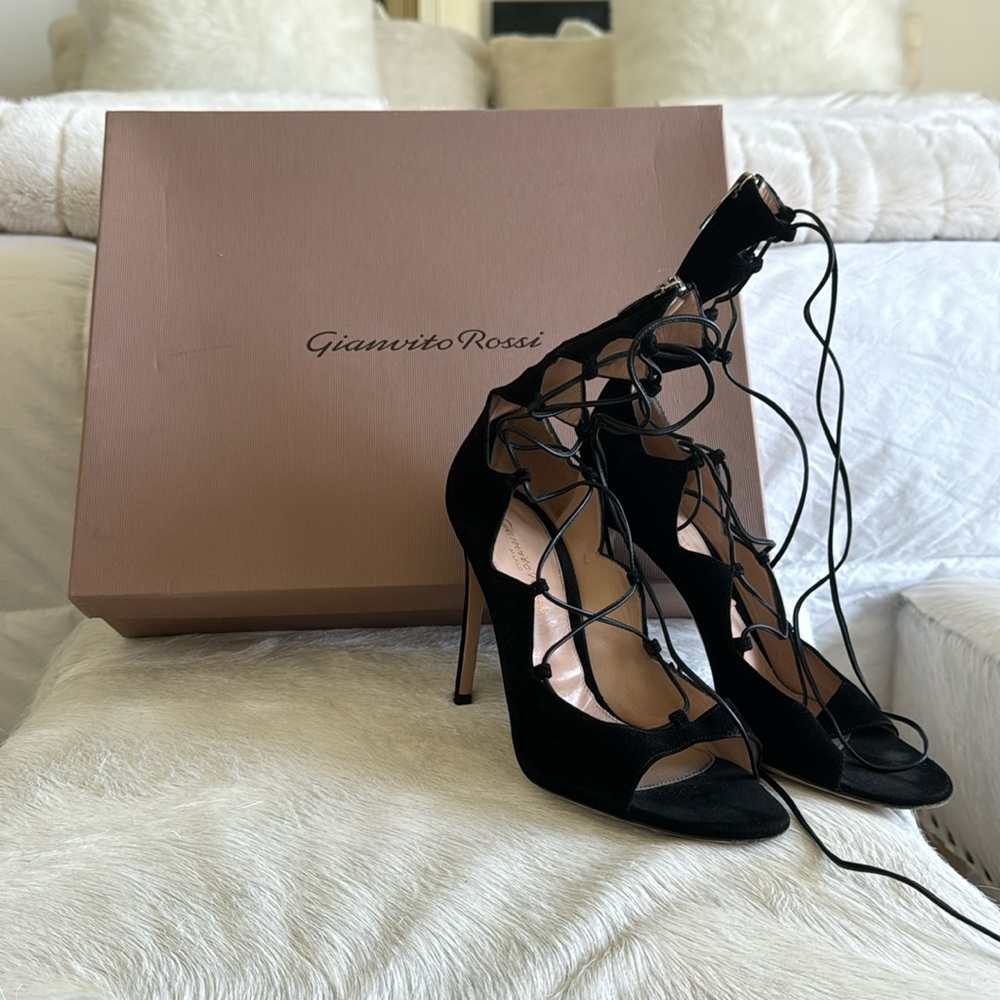 Gianvito Rossi black suede pumps